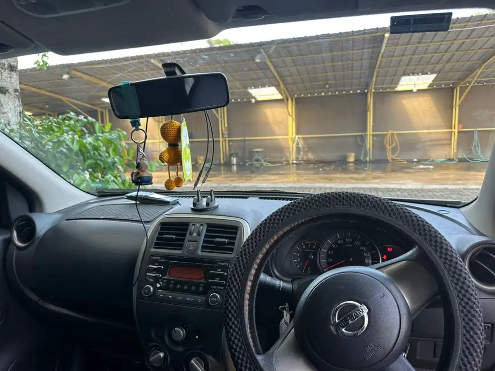 Nissan March 2015 Bensin