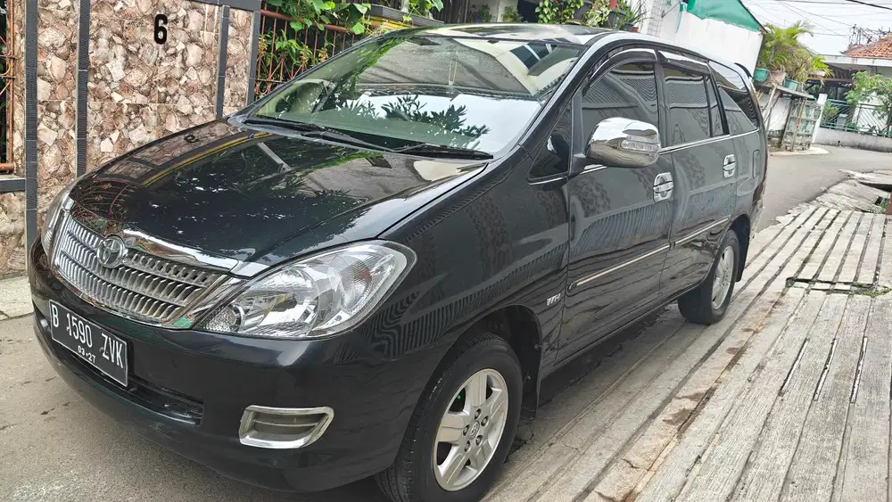 Toyota Kijang Innova 2005 Bensin