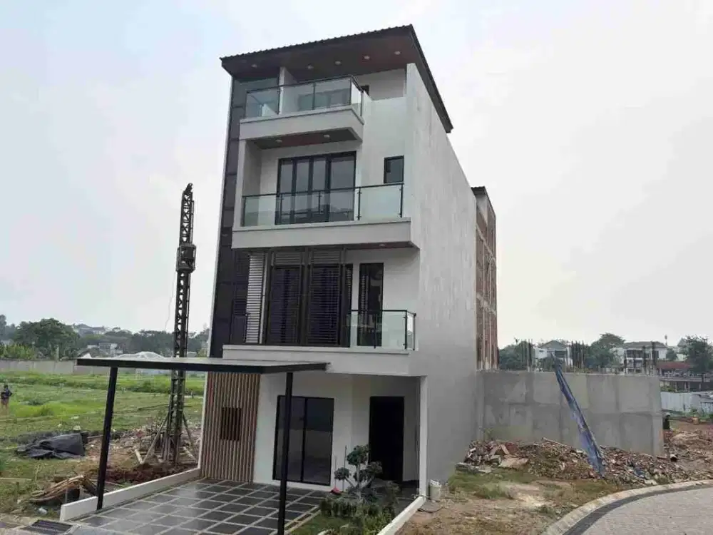 Rumah Brand New Cluster 3 Lantai Plus Rooftop 4+1 Kamar Cilandak Transmart Dekat Simatupang