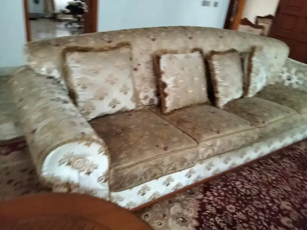 Dijual Cepat SOFA tamu 411. Mulus Jati
