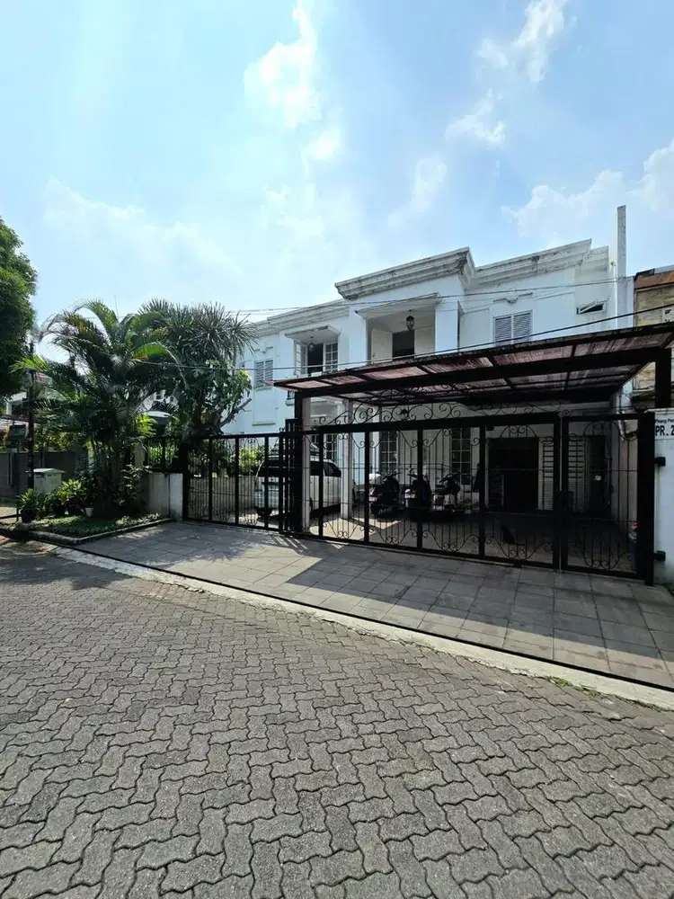 Rumah classic di pondok indah