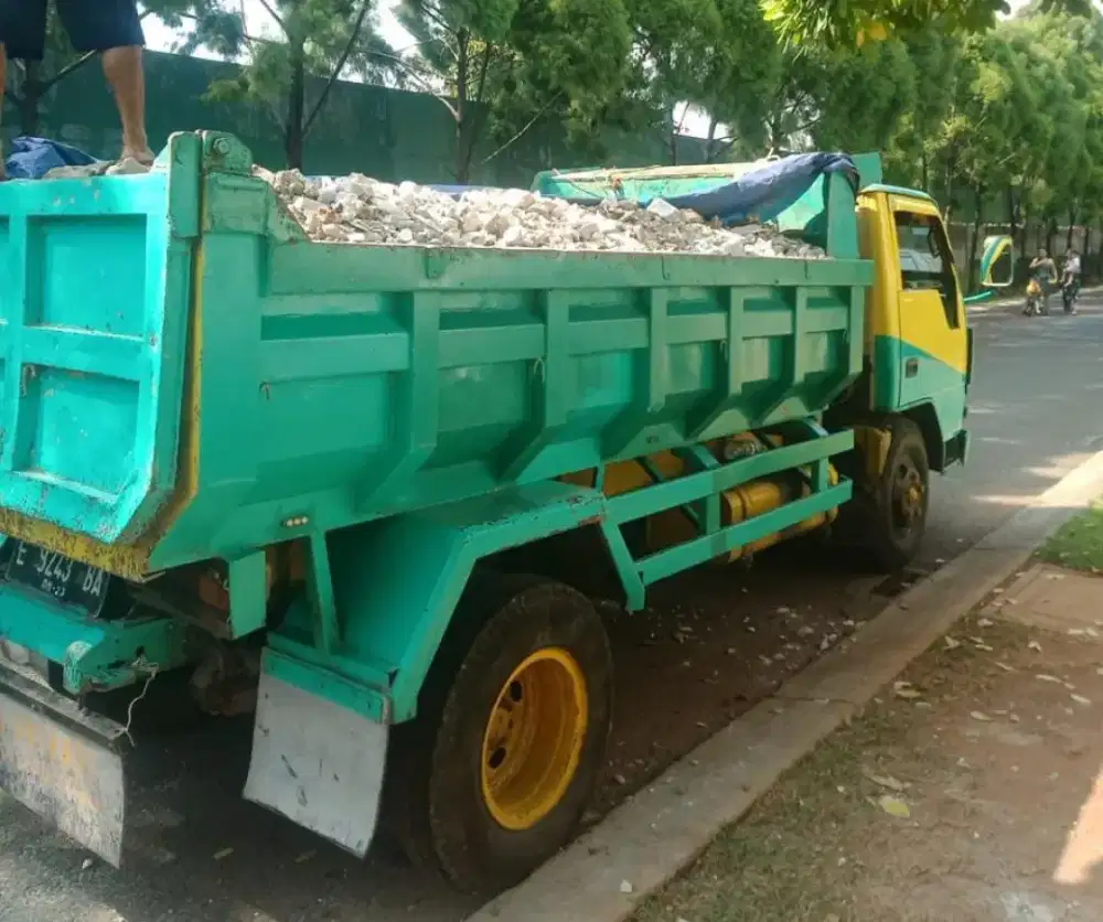 Jasa buang puing bangunan di bekasi