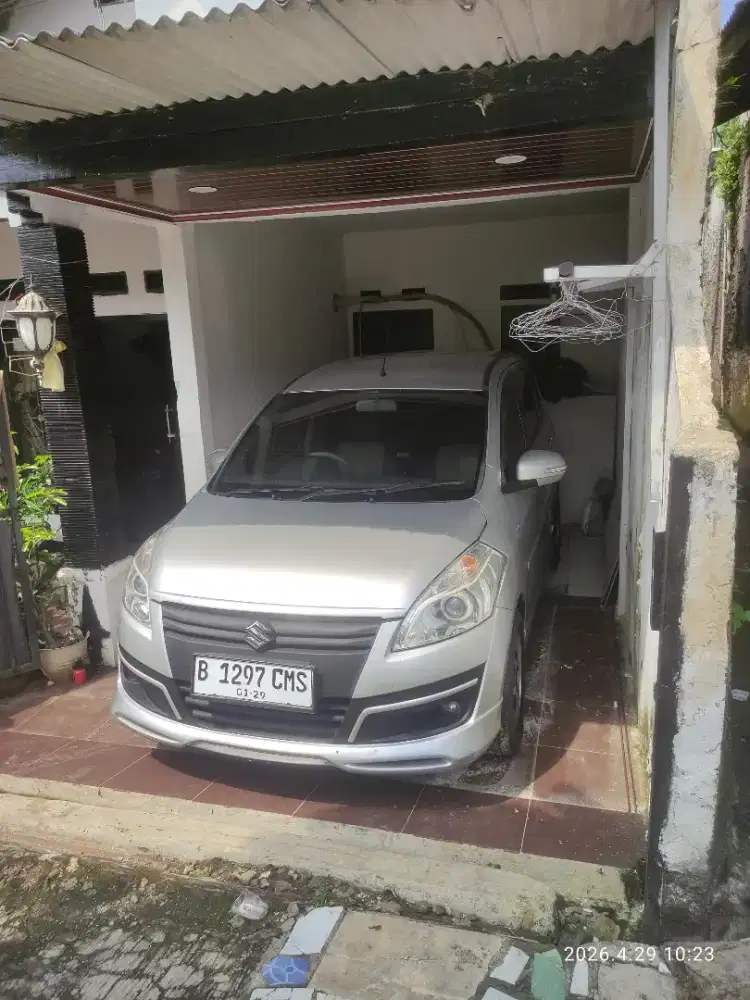 Ertiga Gl AT 2014 tax on low km Cash