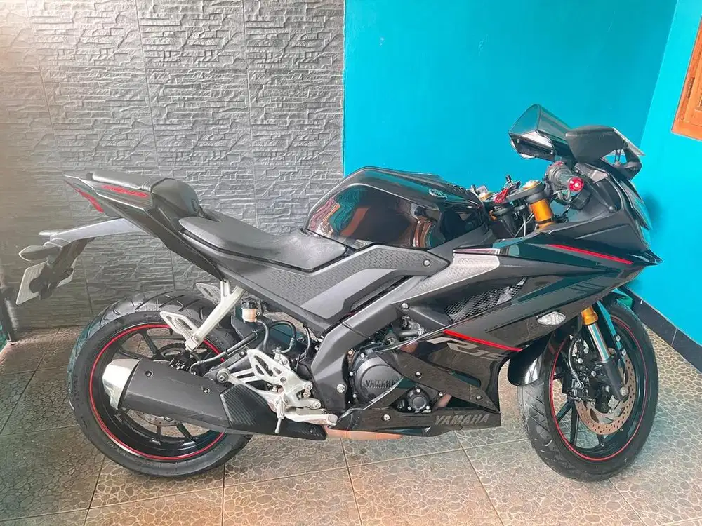 DIJUAL: Yamaha R15 V3 2018 (Mulus & Siap Pakai)