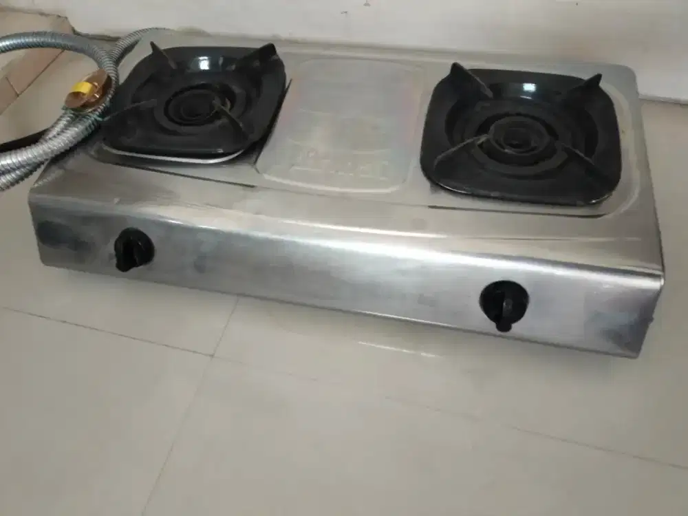Kompor gas dua tungku Rinai