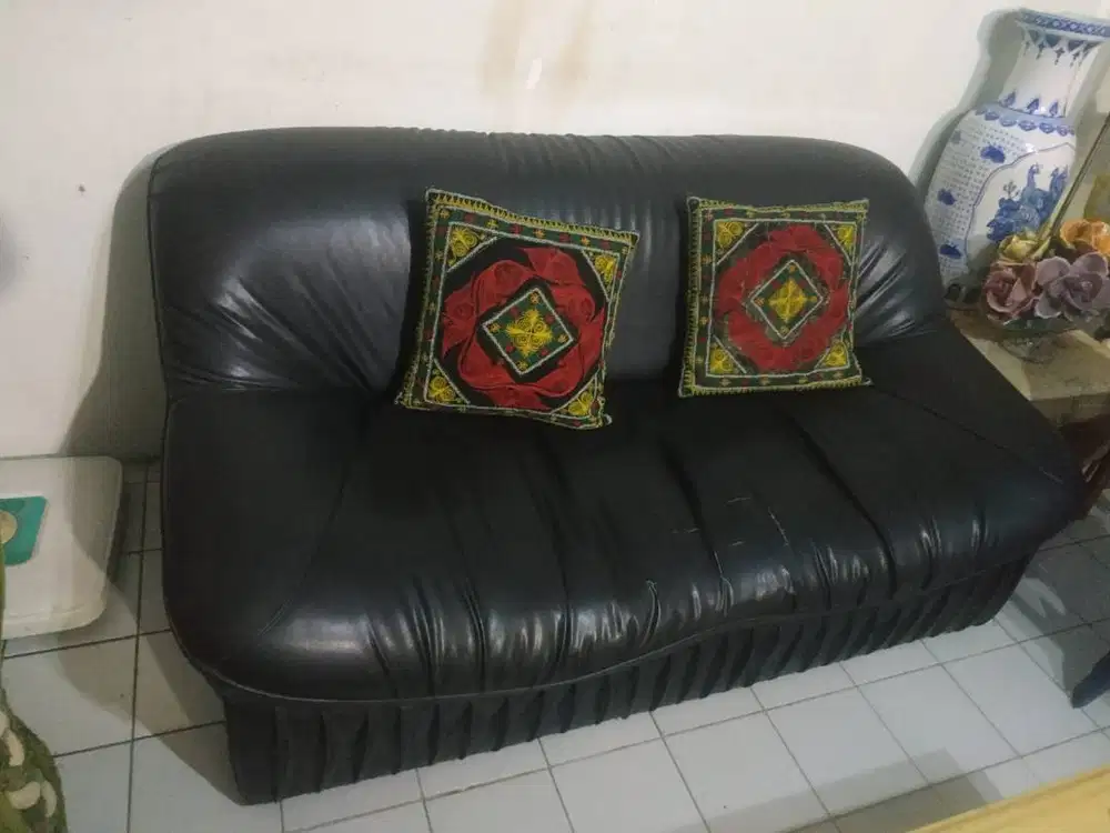 Sofa Kulit Hitam Seat 1-2-3 + Meja Kaca
