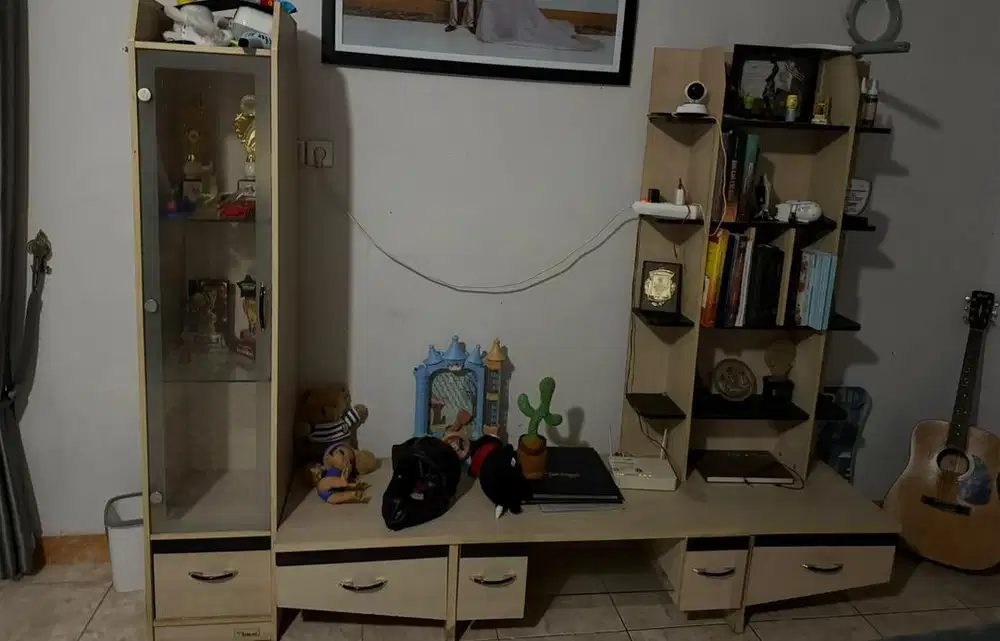 lemari tv hias second