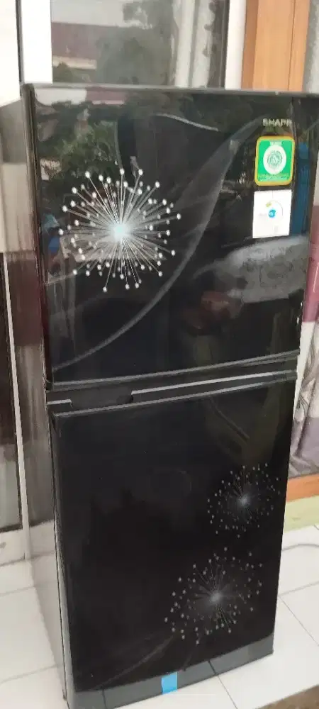 kulkas 1 2 pintu merk SHARP