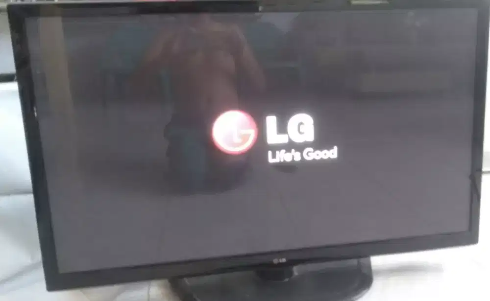 Tv Plasma merk LG 42 inci mulus normal. Lengkap alat digitalx ( STB)