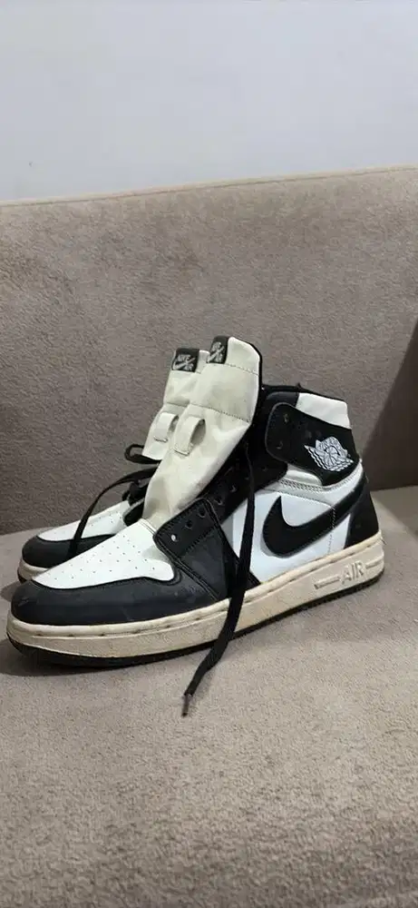 Nike jordan 1 high panda size 40