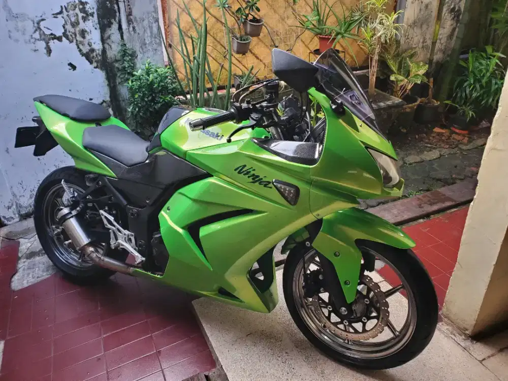 Kawasaki Ninja 250 Carbu 2008 Hijau mulus hampir  tanpa cct.