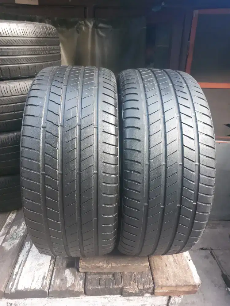 Di jual ban bridgestone alenza RFT ukuran 275 45 20 tahun 2023