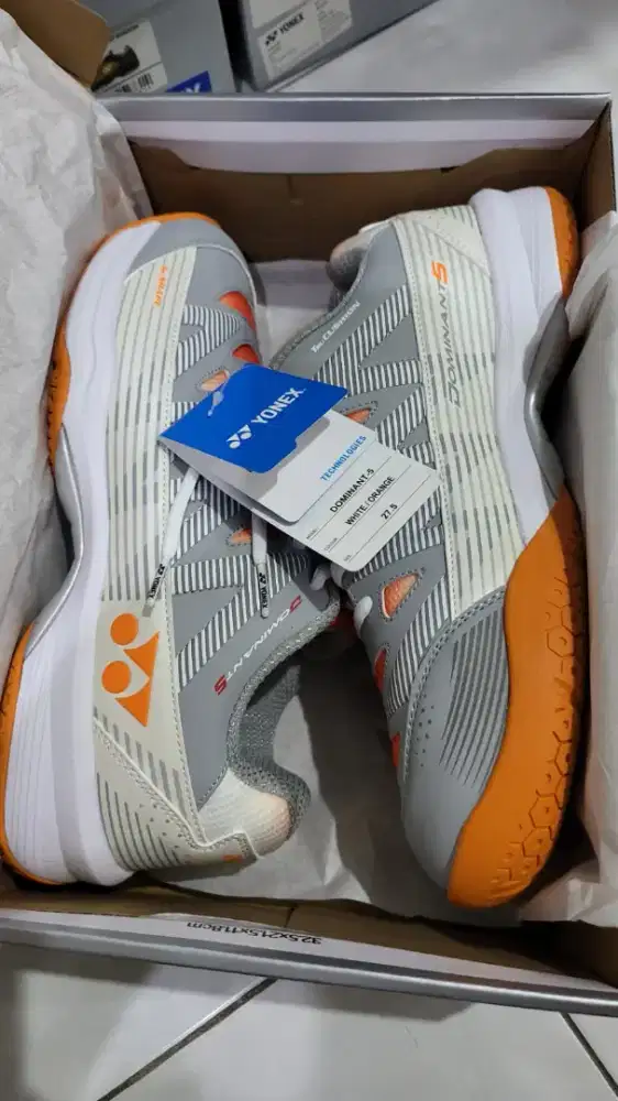 Sepatu badminthon Yonex original ukuran 43 baru gress