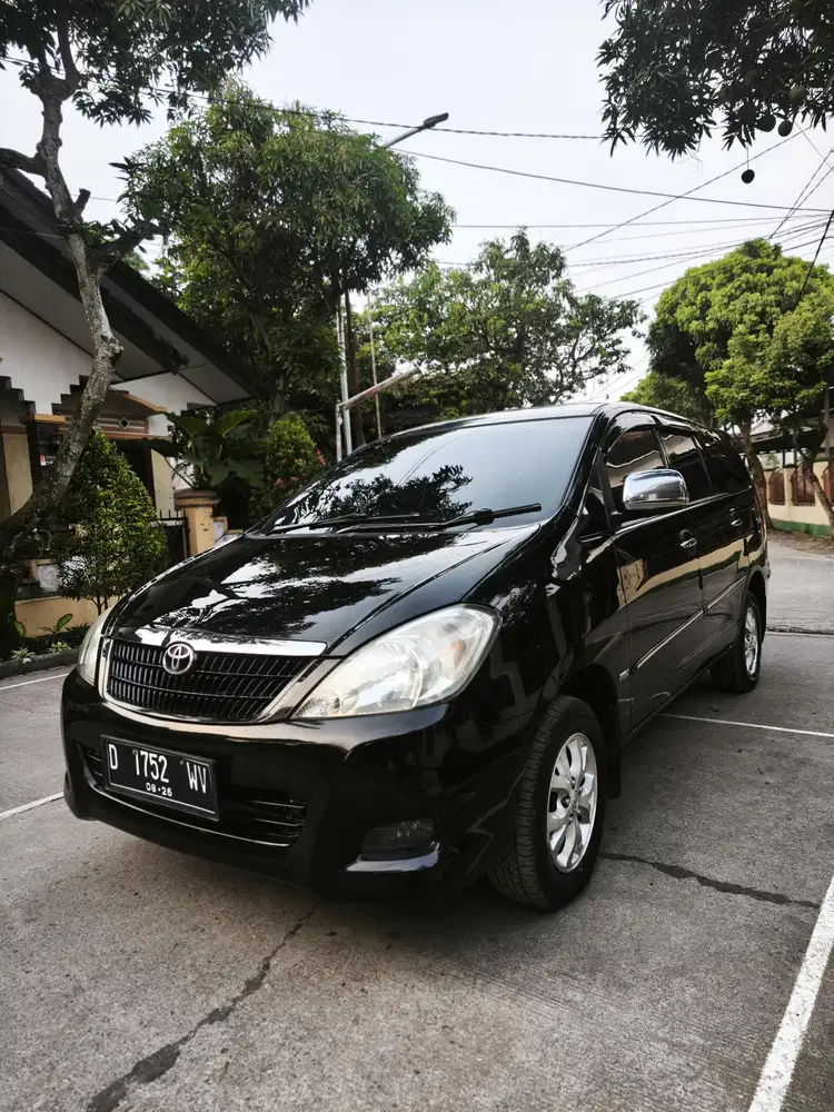Toyota Kijang Innova 2005 Bensin