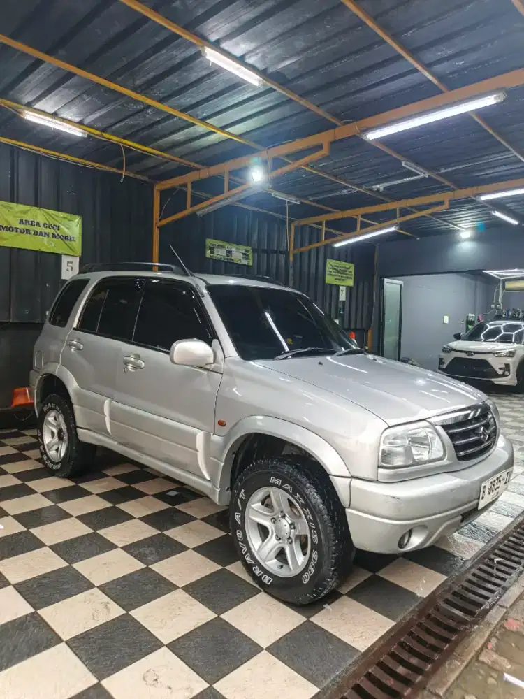 Suzuki Grand Escudo 2.0 M/T 2006