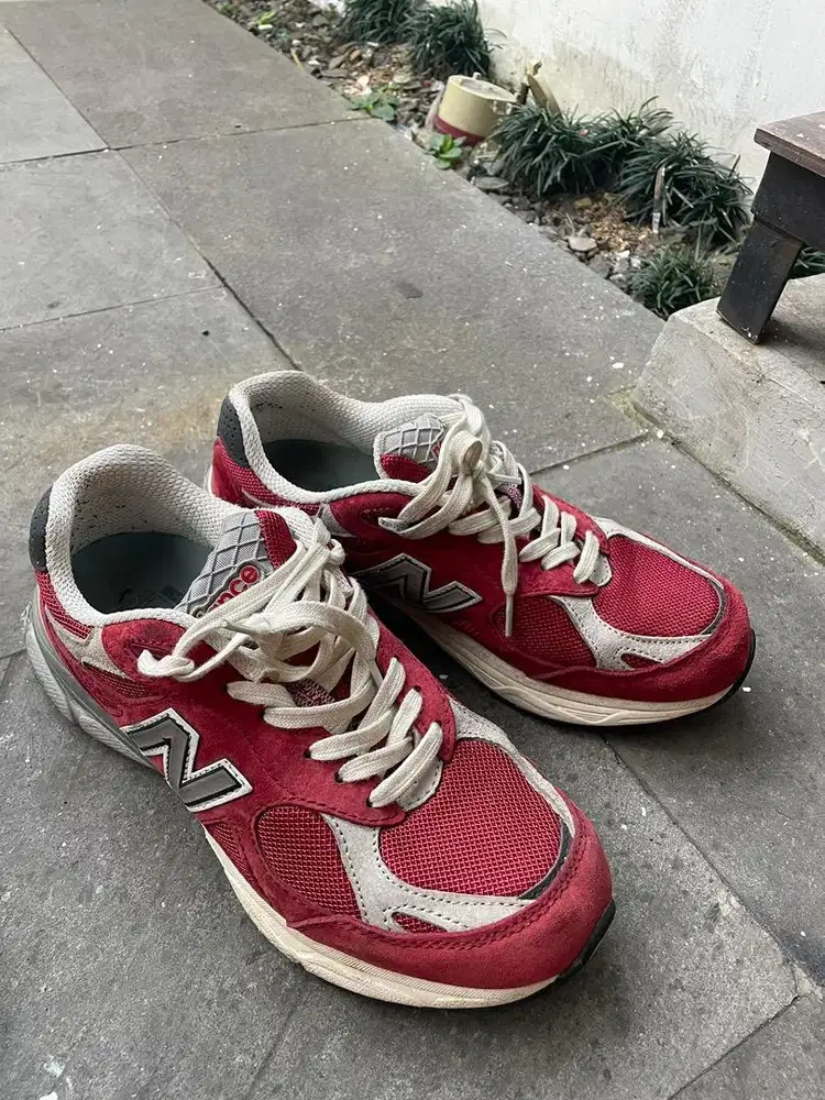 Sepatu New Balance 990v3 merah