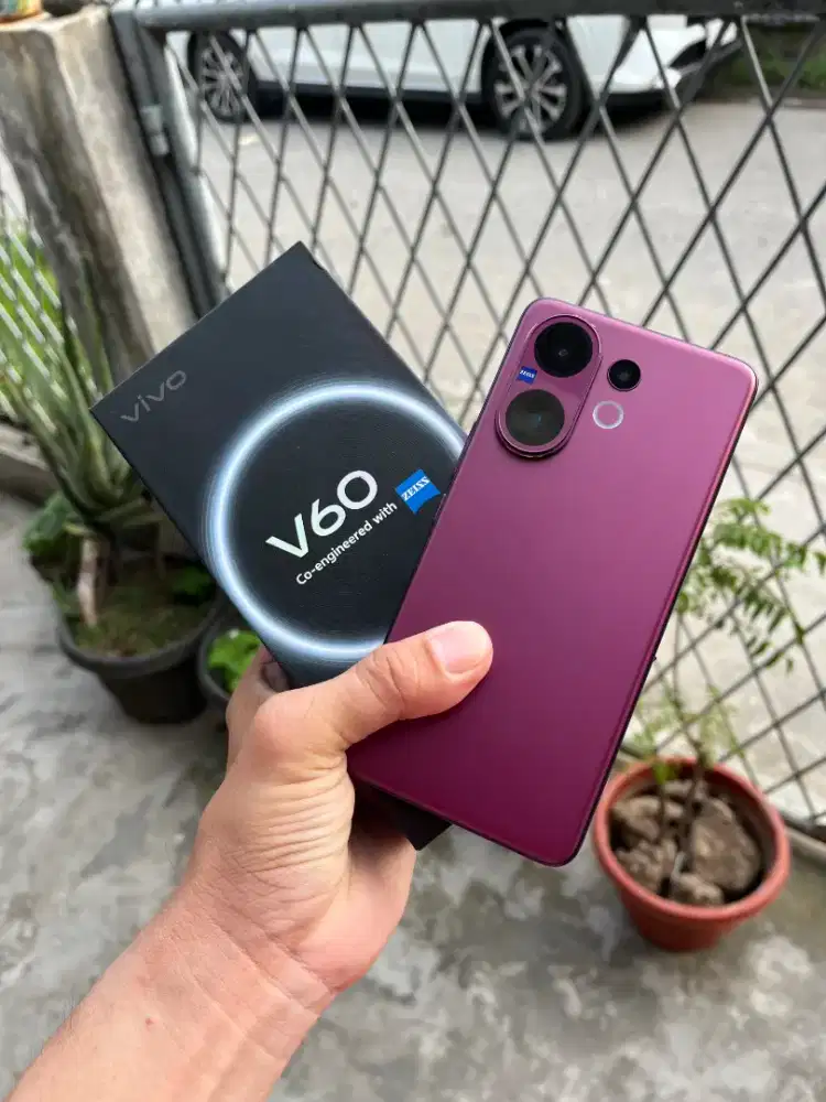 Vivo V60 5G Zeiss 12/256 Garansi Resmi November 2026