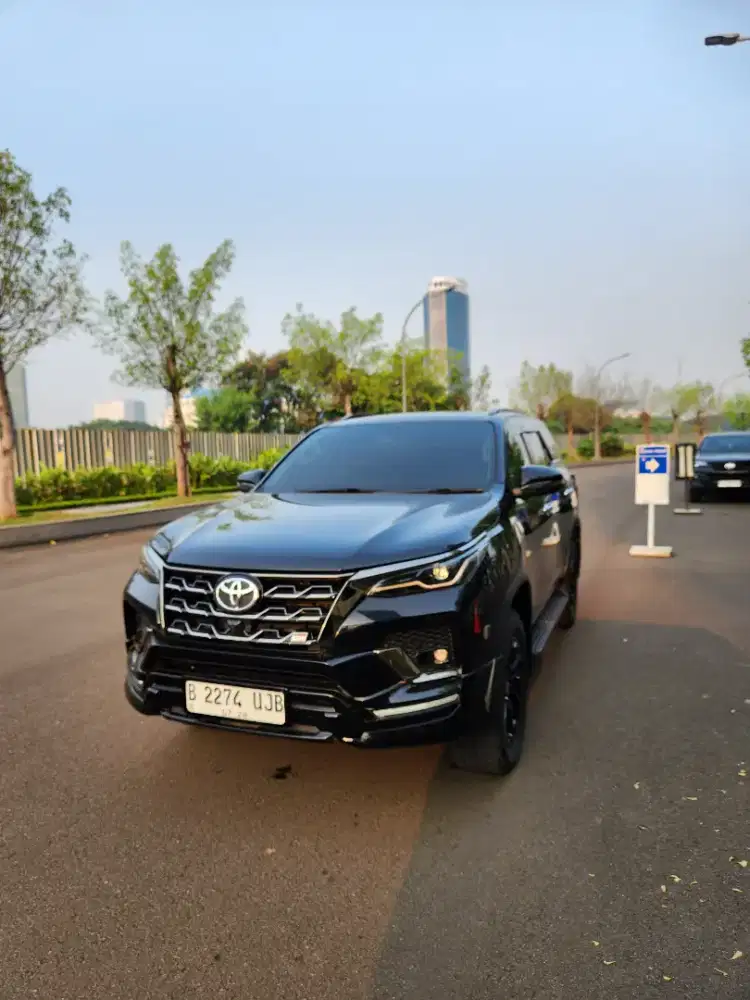 TOUOTA. FORTUNER. 2.8.  GR.  23
