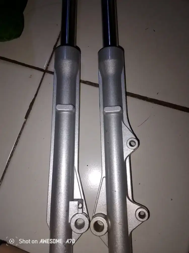 Shock dan tromol depan