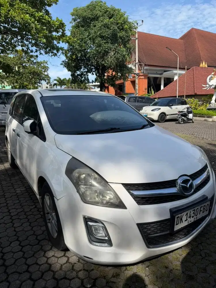 Mazda 8 AT 2011 Pribadi