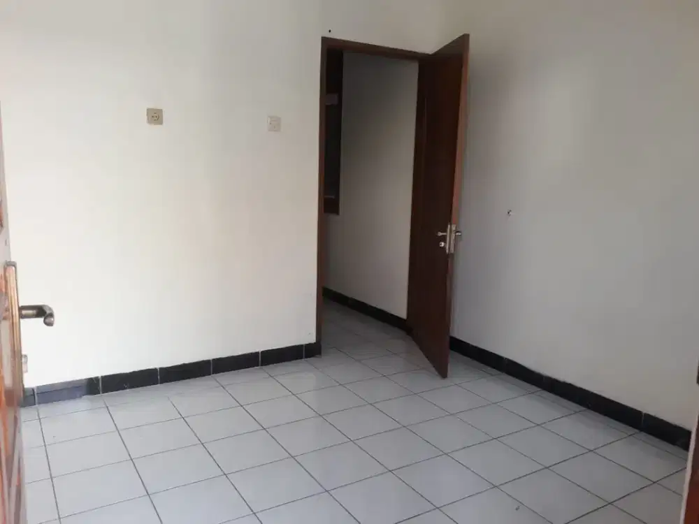 Disewakan Rumah Cocok untuk Kantor Dan Bimbel Lokasi Di Gedongkuning