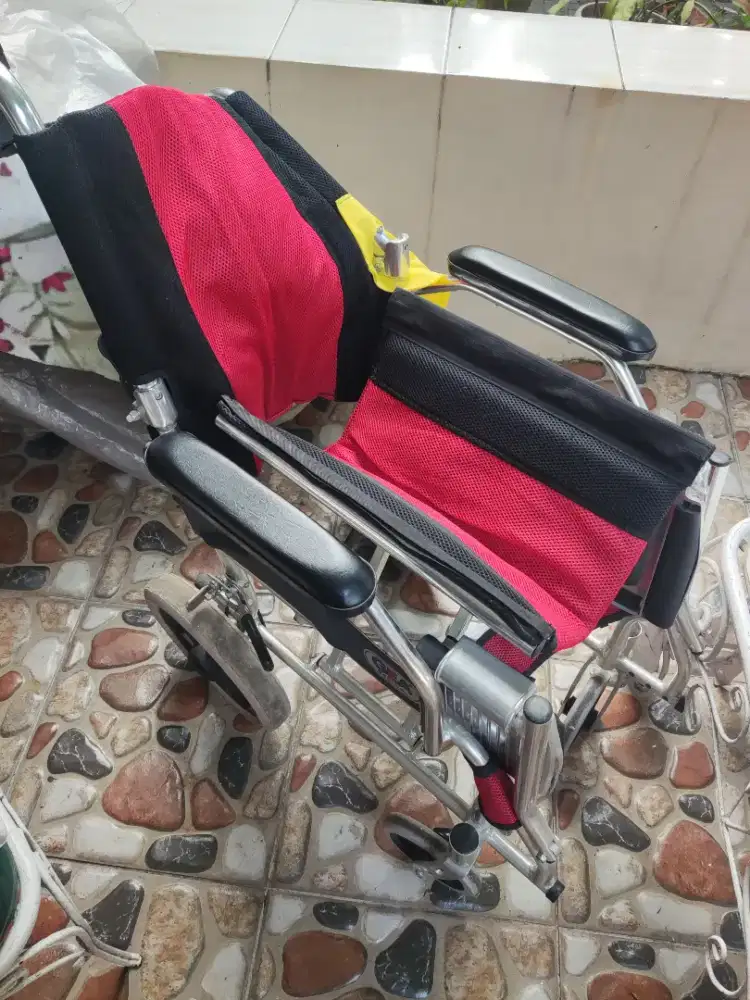 Kursi Roda merk GEA jarang dipakai kondisi bagus