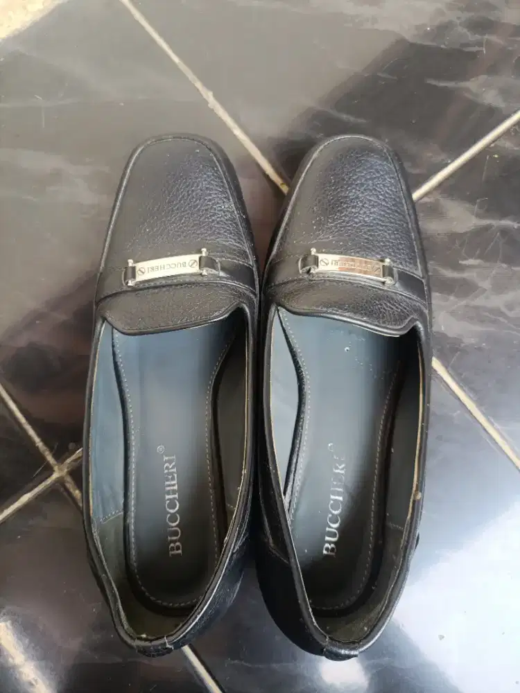 Sepatu (flat shoes) Buccheri Wanita