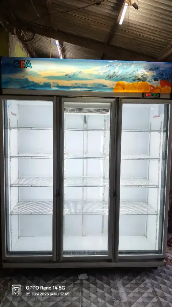 SHOWCASE 3 PINTU GEA 1500LITER