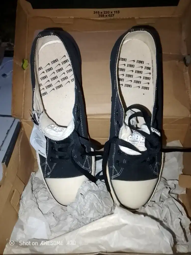 Sepatu pria no 42
