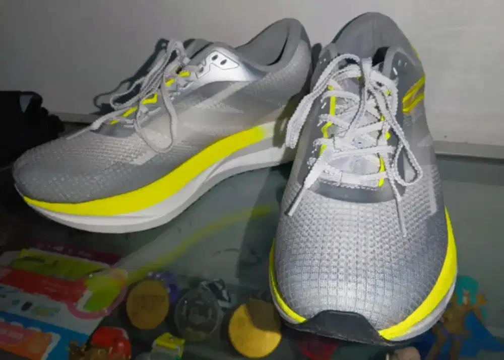 Sepatu lari / running Eagle Ghost Hunter LM plat TPU size 41 (1x pake)