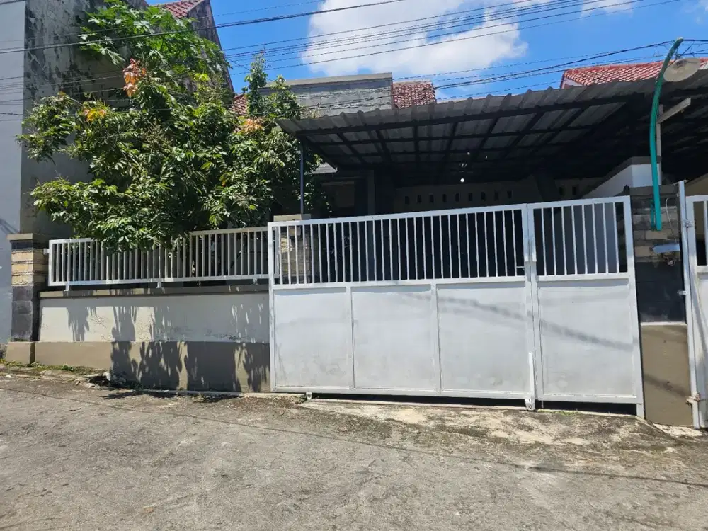 Rumah Luas Dekat Jalan Utama di Utara Candi Sambisari Purwomartani Sleman