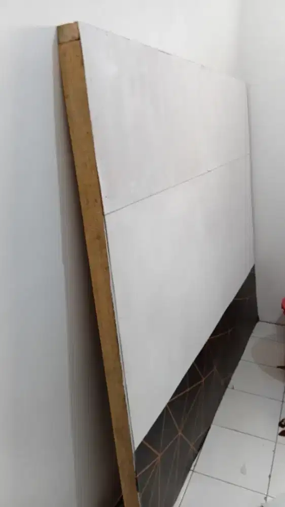 Sekat pembatas ruangan