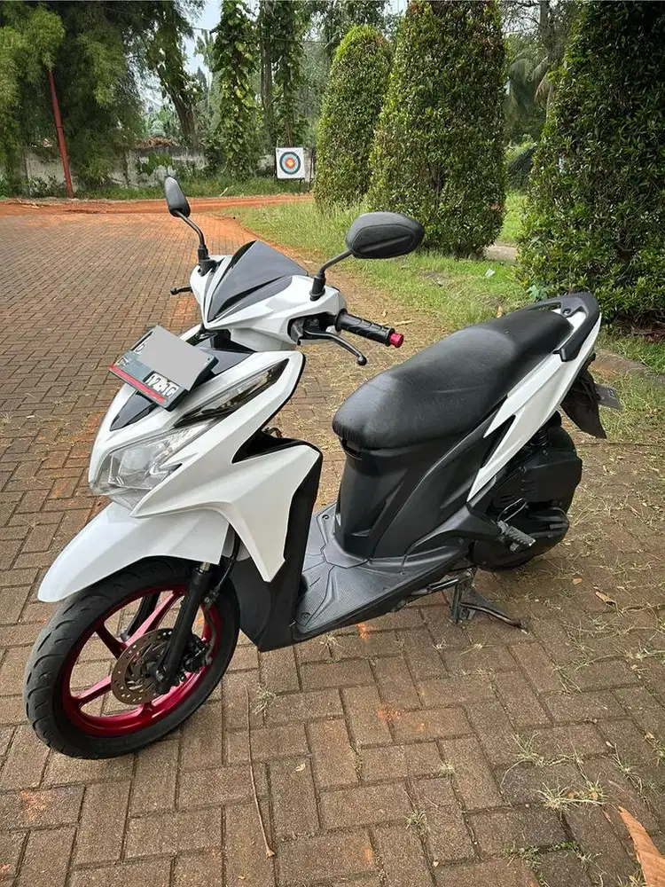 Vario 125 kzr 2013 putih