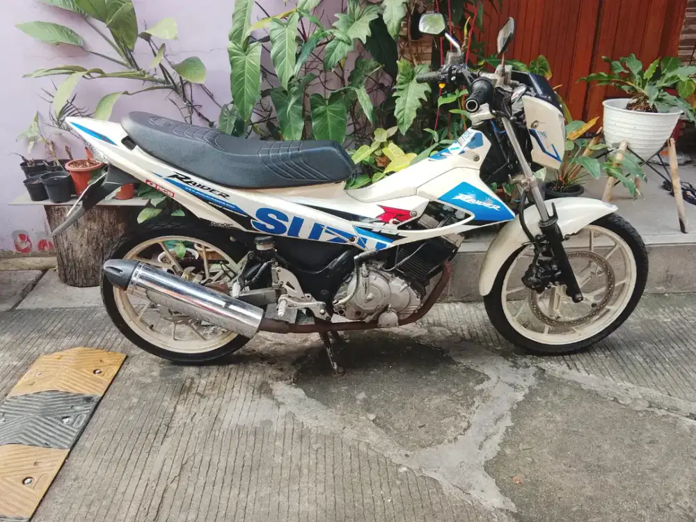 Suzuki satri Fu th 2011