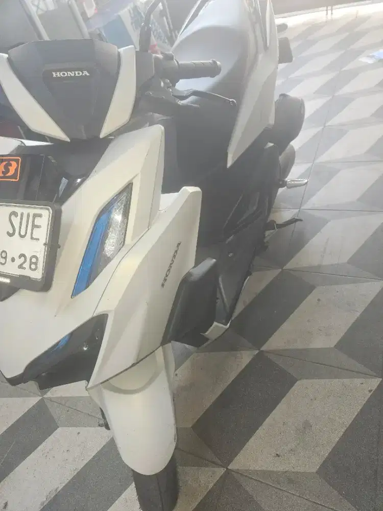 Honda NEW VARIO 160 Th 2023 Warna Putih Elegan  Istimewa