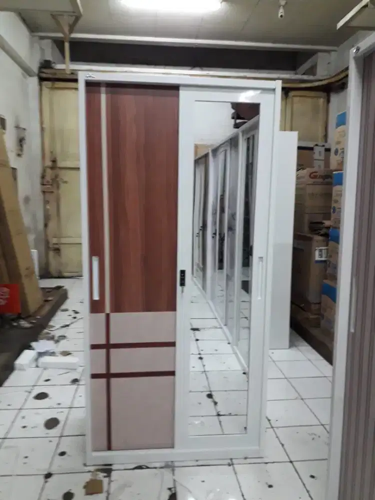 Lemari besi 2 pintu