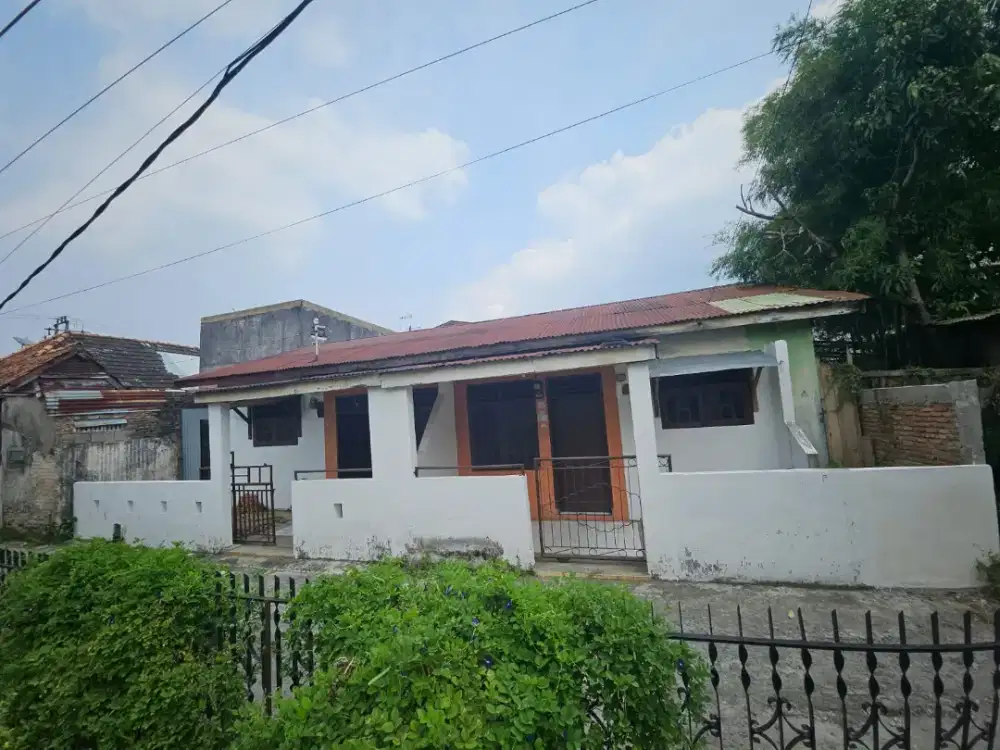 Rumah tengah kota dijual hanya harga tanah