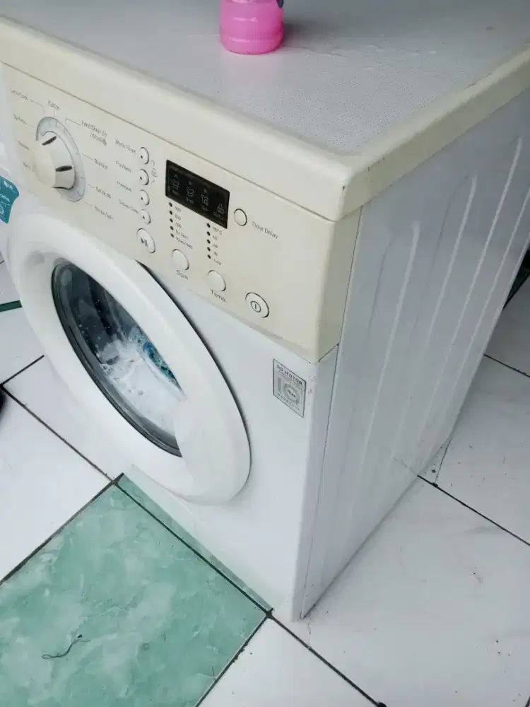 Mesin cuci bekas