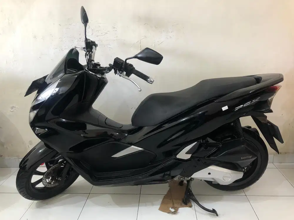 Honda PCX Th.2018 hitam!!