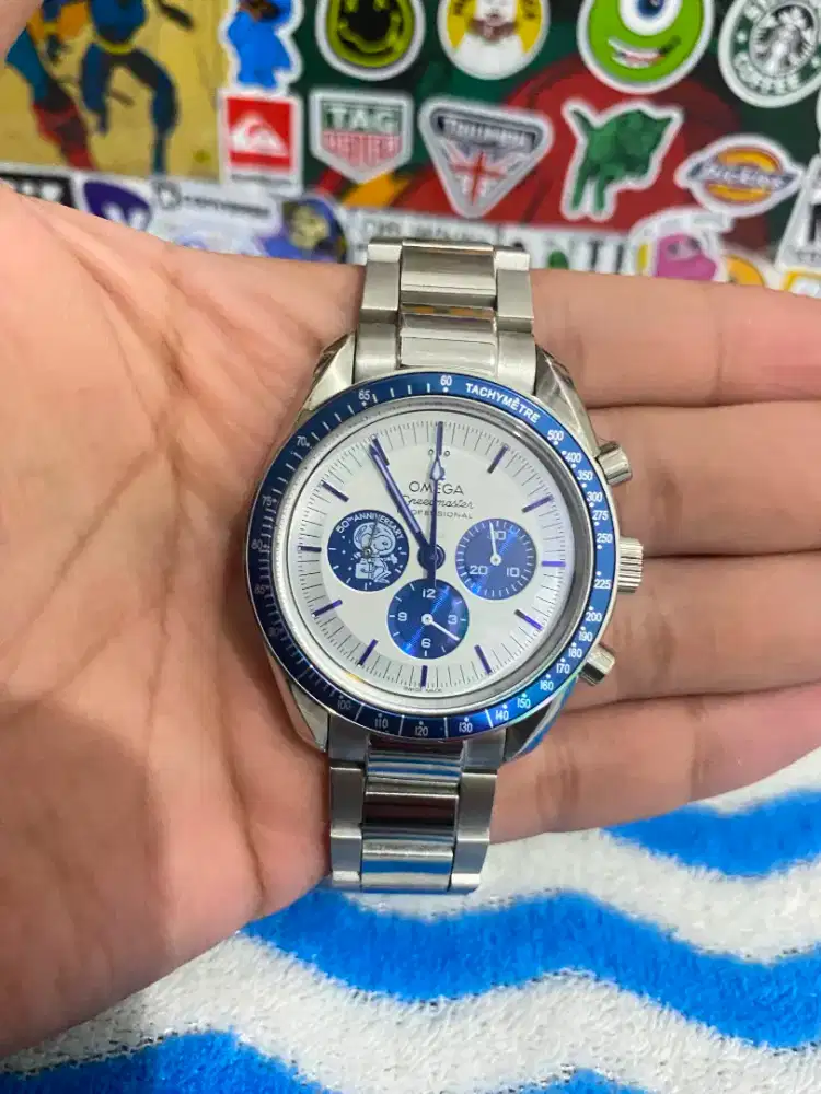 Omega Speedmaster Professional Silver Snoopy Award Quartz Japan