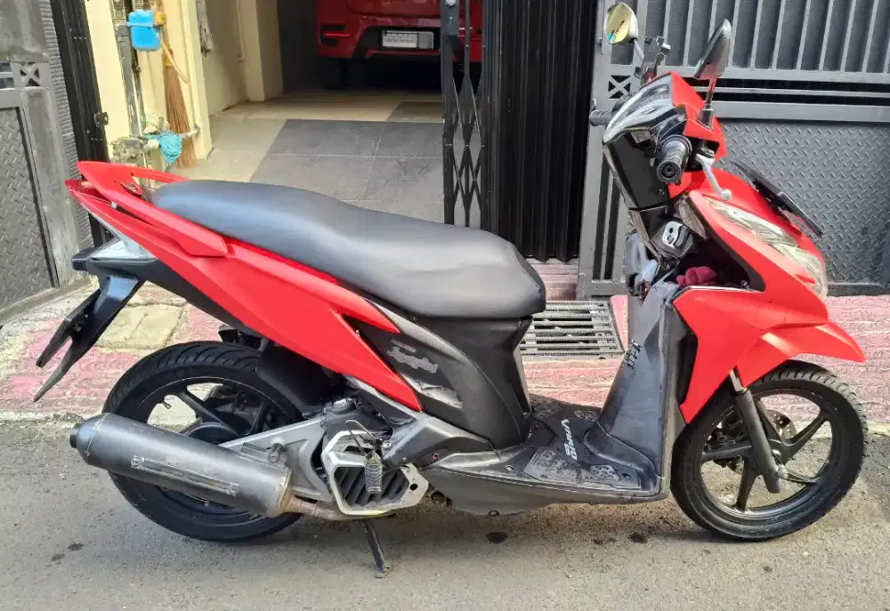 Motor Honda Vario 125CC Tahun 2012 Merah