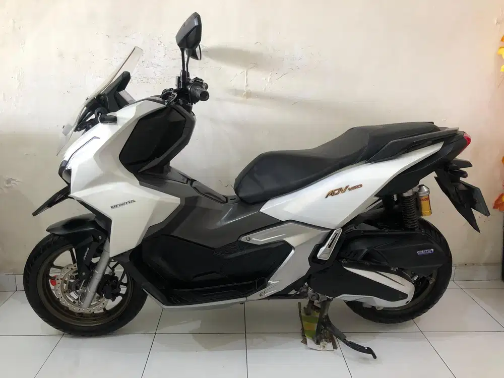 Honda ADV ABS Th.2023 white!!