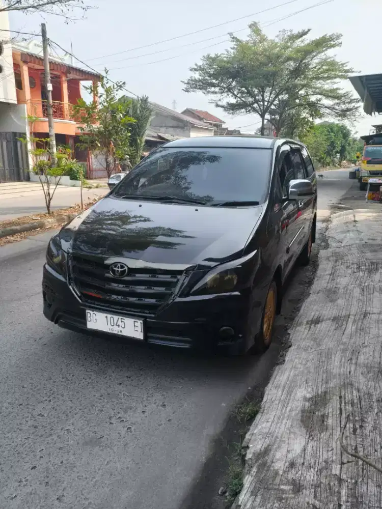 Jual Mobil Toyota Innova E 2.5 Plus Manual 2014