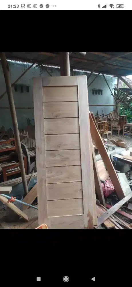 Pintu kayu jati