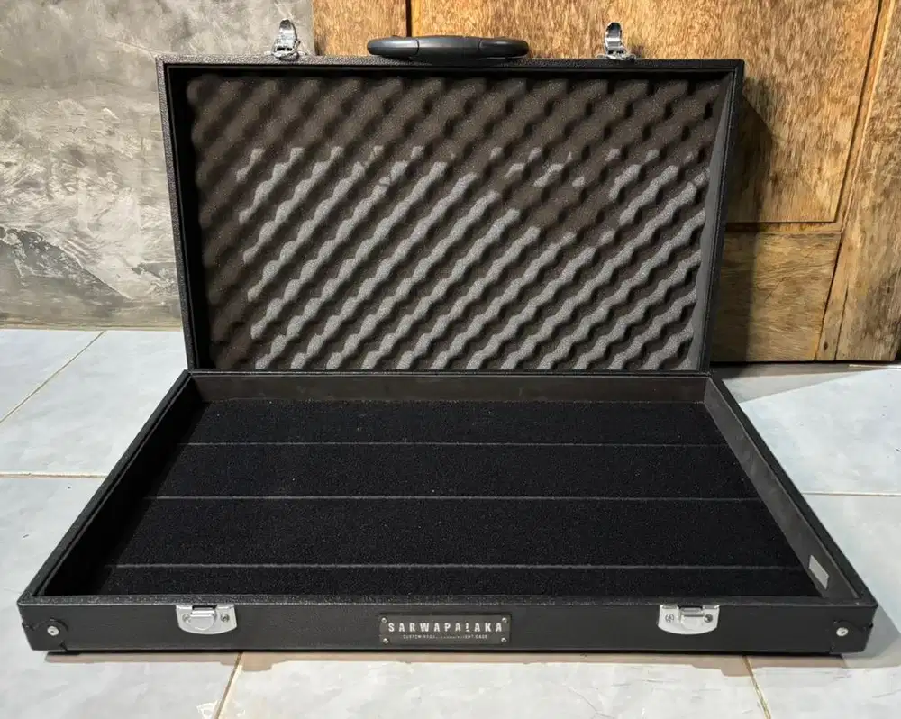 Sarwapalaka pedalboard flightcase size Large