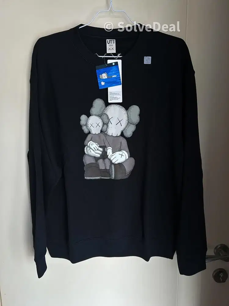 Sweater Uniqlo Kaws Longsleeve Sweatshirt Black Original Crewneck