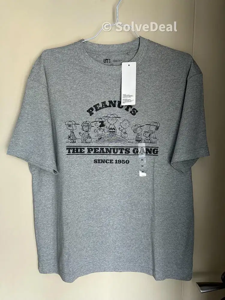 Kaos Uniqlo Snoopy Peanuts Gray Graphic Tee Original
