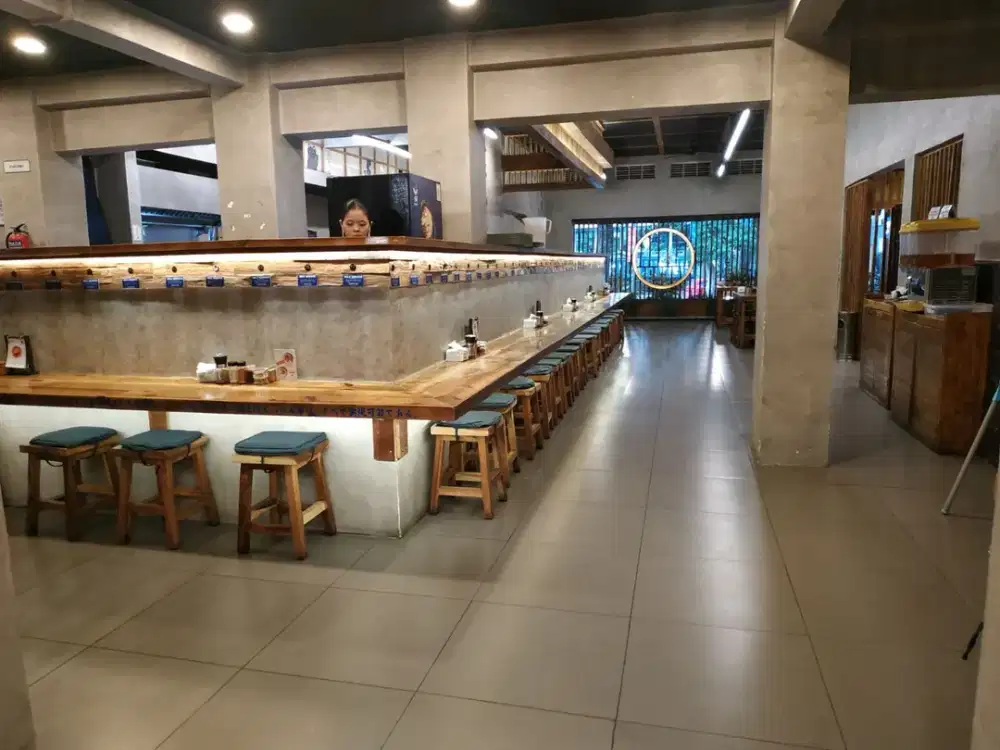 DISEWAKAN RUANG USAHA KAWASAN RIAU BANDUNG COCOK UNTUK CAFE STRATEGIS