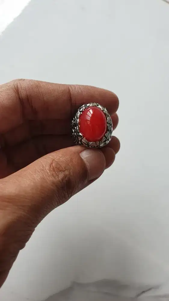 Giok merah burma