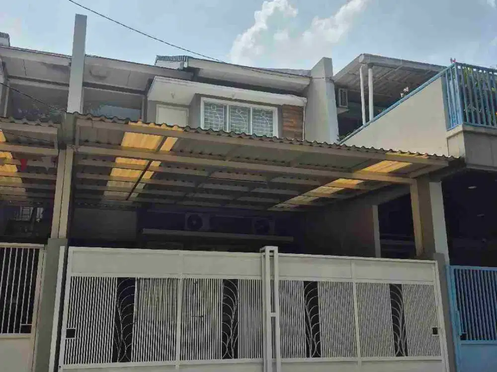DISEWAKAN RUMAH RAPI SIAP HUNI KAMAR 3+1 DI REGENCY MELATI MAS SERPONG